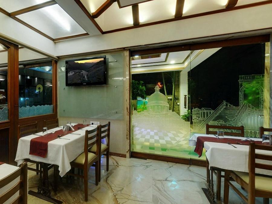 โรงแรมรีกัล เอนเคลฟ มุมไบ ภายนอก รูปภาพ